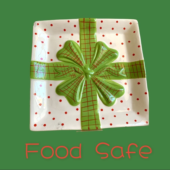 🎄🎄Holiday time! Festive 8”canapé plate. NWOT Great for entertaining. Food safe - Picture 4 of 5